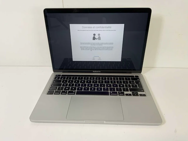 Apple macbook pro 13.3”, core(tm) i7 10th gen, 32 gb ram, 1 tb nvme laptop - afbeelding 1 van  7