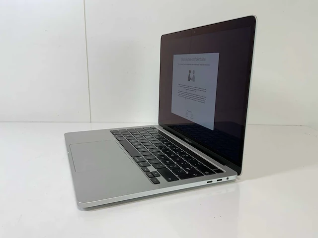 Apple macbook pro 13.3”, core(tm) i7 10th gen, 32 gb ram, 1 tb nvme laptop - afbeelding 3 van  7
