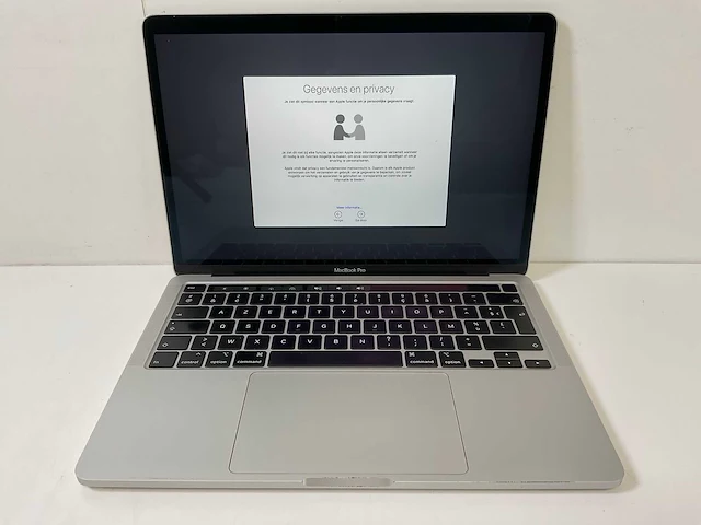 Apple macbook pro 13.3”, core(tm) i7 10th gen, 32 gb ram, 1 tb nvme laptop - afbeelding 1 van  7