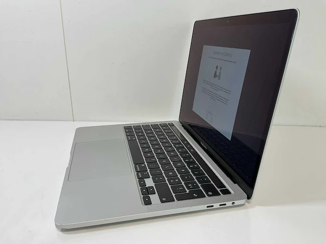Apple macbook pro 13.3”, core(tm) i7 10th gen, 32 gb ram, 1 tb nvme laptop - afbeelding 3 van  7