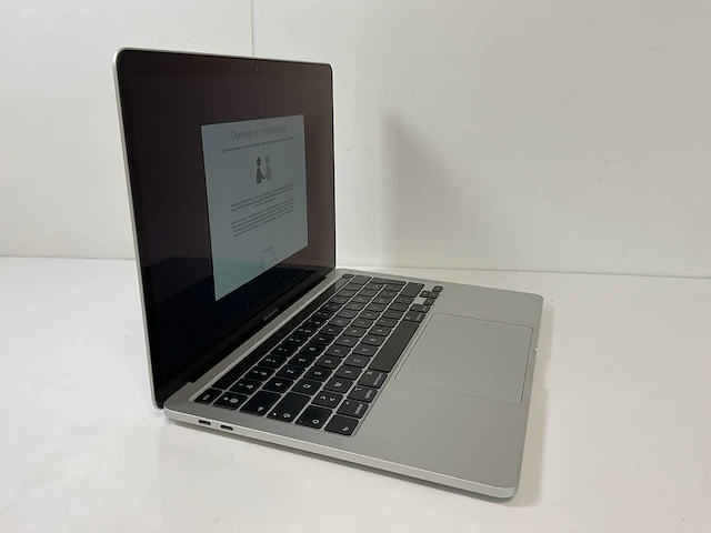 Apple macbook pro 13.3”, core(tm) i7 10th gen, 32 gb ram, 1 tb nvme laptop - afbeelding 2 van  7