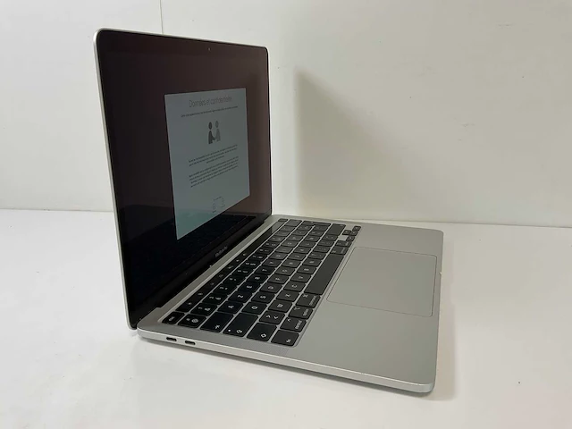 Apple macbook pro 13.3”, core(tm) i7 10th gen, 32 gb ram, 1 tb nvme laptop - afbeelding 2 van  7
