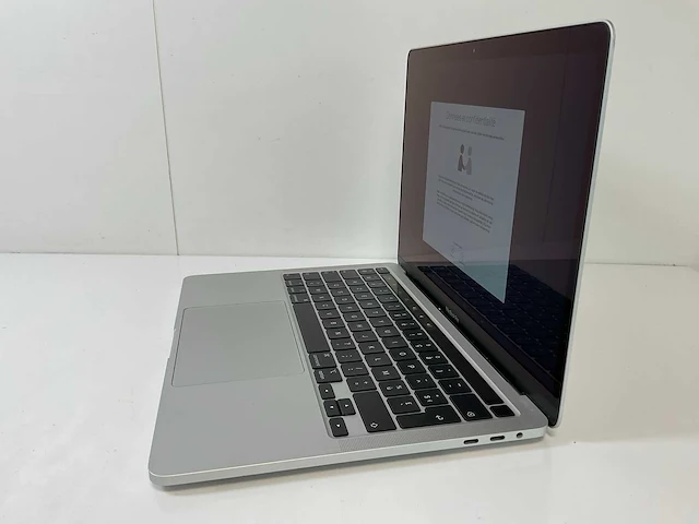 Apple macbook pro 13.3”, core(tm) i7 10th gen, 32 gb ram, 1 tb nvme laptop - afbeelding 3 van  7