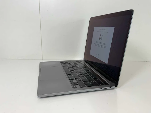 Apple macbook pro 13.3”, core(tm) i7 10th gen, 32 gb ram, 500 gb nvme laptop - afbeelding 3 van  7