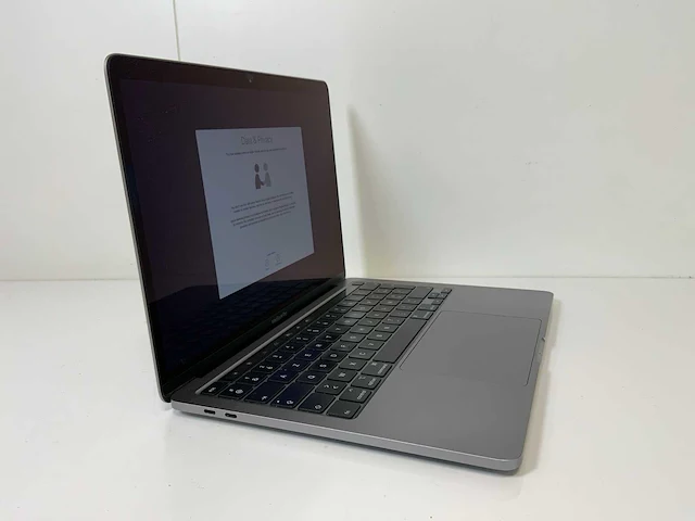 Apple macbook pro 13.3”, core(tm) i7 10th gen, 32 gb ram, 500 gb nvme laptop - afbeelding 2 van  7