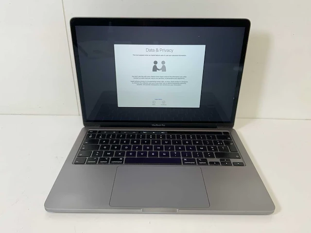 Apple macbook pro 13.3”, core(tm) i7 10th gen, 32 gb ram, 500 gb nvme laptop - afbeelding 1 van  7