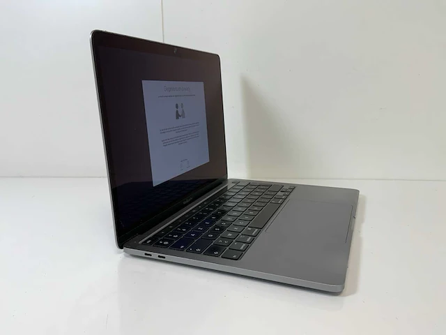 Apple macbook pro 13.3”, core(tm) i7 10th gen, 32 gb ram, 500 gb nvme laptop - afbeelding 2 van  7