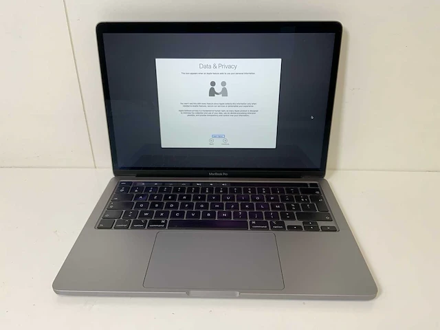 Apple macbook pro 13.3”, core(tm) i7 10th gen, 32 gb ram, 500 gb nvme laptop - afbeelding 1 van  7