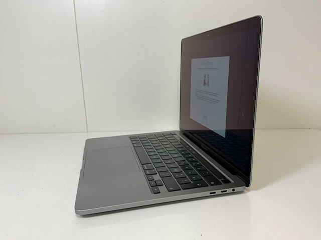 Apple macbook pro 13.3”, core(tm) i7 10th gen, 32 gb ram, 500 gb nvme laptop - afbeelding 3 van  7