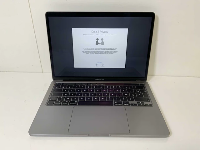 Apple macbook pro 13.3”, core(tm) i7 10th gen, 32 gb ram, 500 gb nvme laptop - afbeelding 1 van  7