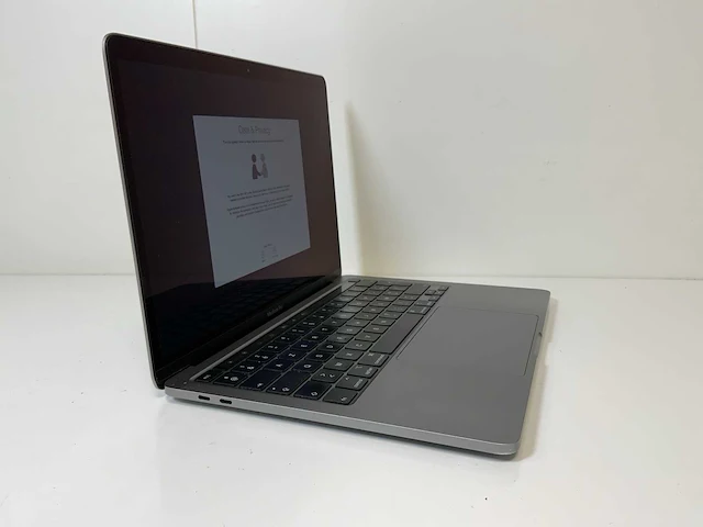 Apple macbook pro 13.3”, core(tm) i7 10th gen, 32 gb ram, 500 gb nvme laptop - afbeelding 2 van  7