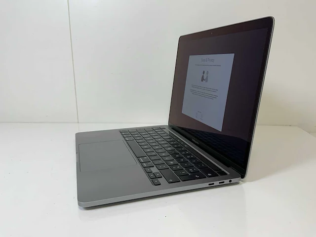 Apple macbook pro 13.3”, core(tm) i7 10th gen, 32 gb ram, 500 gb nvme laptop - afbeelding 3 van  7