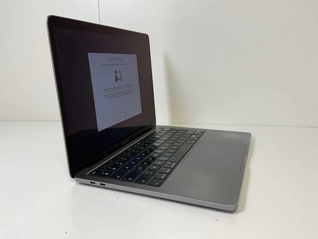 Apple macbook pro 13.3”, core(tm) i7 10th gen, 32 gb ram, 500 gb nvme laptop - afbeelding 2 van  7