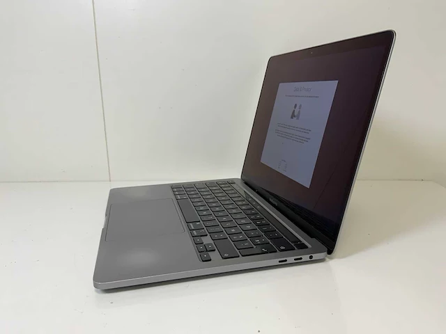 Apple macbook pro 13.3”, core(tm) i7 10th gen, 32 gb ram, 500 gb nvme laptop - afbeelding 3 van  7
