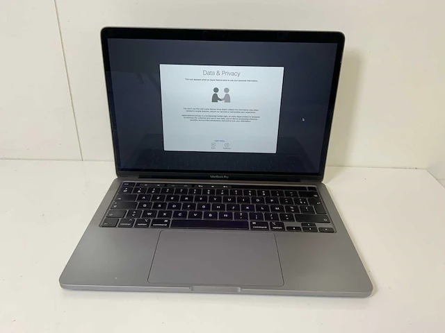 Apple macbook pro 13.3”, core(tm) i7 10th gen, 32 gb ram, 500 gb nvme laptop - afbeelding 1 van  7