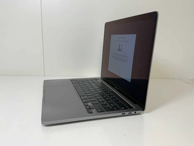 Apple macbook pro 13.3”, core(tm) i7 10th gen, 32 gb ram, 500 gb nvme laptop - afbeelding 3 van  7