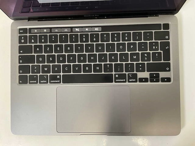 Apple macbook pro 13.3”, core(tm) i7 10th gen, 32 gb ram, 500 gb nvme laptop - afbeelding 4 van  7
