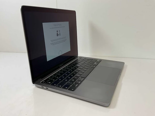 Apple macbook pro 13.3”, core(tm) i7 10th gen, 32 gb ram, 500 gb nvme laptop - afbeelding 2 van  7
