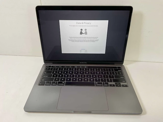 Apple macbook pro 13.3”, core(tm) i7 10th gen, 32 gb ram, 500 gb nvme laptop - afbeelding 1 van  7
