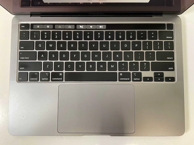 Apple macbook pro 13.3”, core(tm) i7 10th gen, 32 gb ram, 500 gb nvme laptop - afbeelding 4 van  7