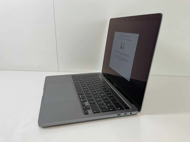 Apple macbook pro 13.3”, core(tm) i7 10th gen, 32 gb ram, 500 gb nvme laptop - afbeelding 3 van  7