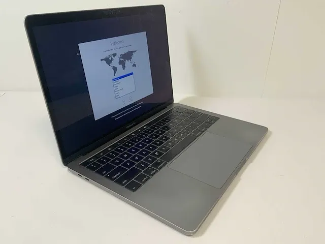 Apple macbook pro 13.3”, core(tm) i7 6th gen, 16 gb ram, 251 gb nvme laptop - afbeelding 2 van  6