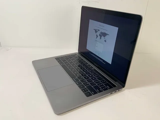 Apple macbook pro 13.3”, core(tm) i7 6th gen, 16 gb ram, 251 gb nvme laptop - afbeelding 2 van  6