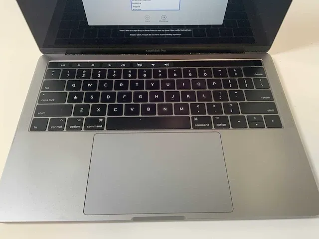 Apple macbook pro 13.3”, core(tm) i7 7th gen, 16 gb ram, 251 gb nvme laptop - afbeelding 4 van  6