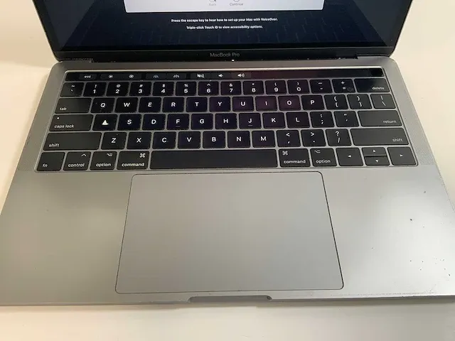 Apple macbook pro 13.3”, core(tm) i7 7th gen, 16 gb ram, 251 gb nvme laptop - afbeelding 4 van  6