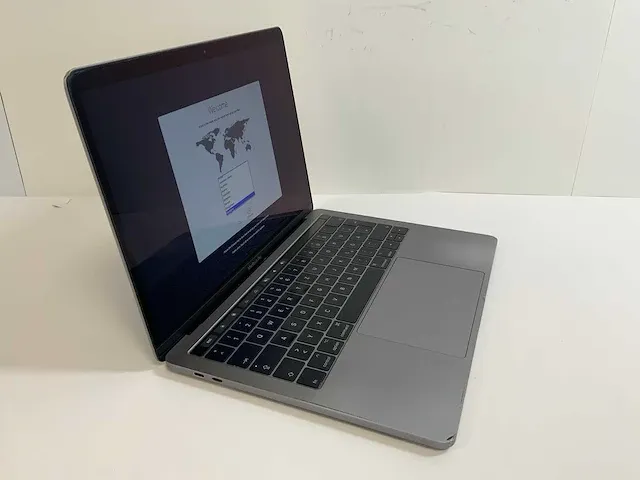 Apple macbook pro 13.3”, core(tm) i7 7th gen, 16 gb ram, 251 gb nvme laptop - afbeelding 2 van  6