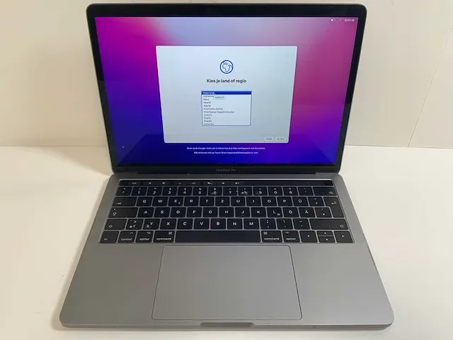 Apple macbook pro 13.3”, core(tm) i7 7th gen, 16 gb ram, 251 gb nvme laptop - afbeelding 1 van  6