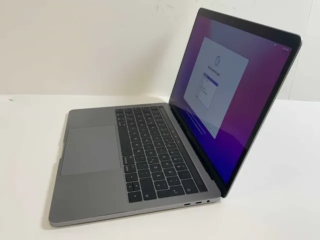Apple macbook pro 13.3”, core(tm) i7 7th gen, 16 gb ram, 251 gb nvme laptop - afbeelding 2 van  6