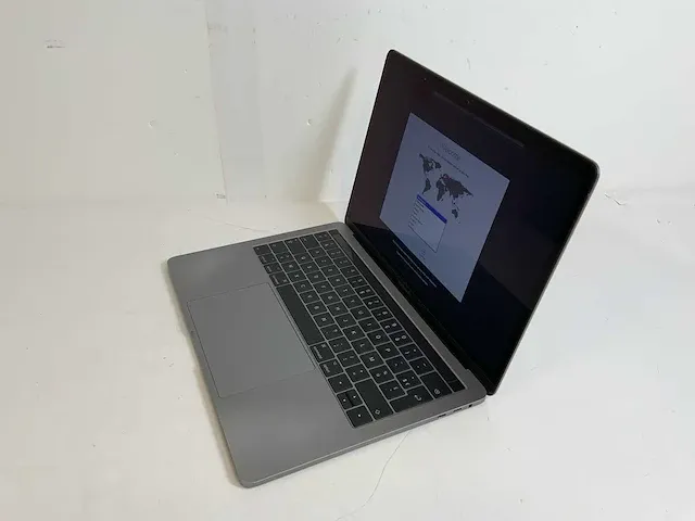 Apple macbook pro 13.3", core(tm) i7 7th gen, 16 gb ram, 251 gb nvme laptop - afbeelding 3 van  6