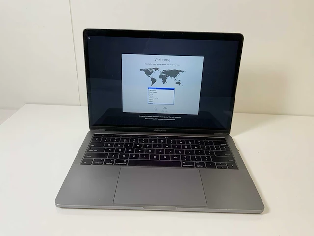 Apple macbook pro 13.3”, core(tm) i7 7th gen, 16 gb ram, no hdd laptop - afbeelding 1 van  7
