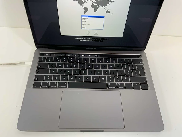 Apple macbook pro 13.3", core(tm) i7 8th gen, 16 gb ram, 1 tb nvme laptop - afbeelding 4 van  7