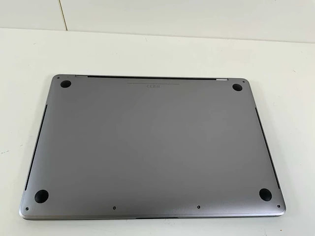 Apple macbook pro 13.3", core(tm) i7 8th gen, 16 gb ram, 1 tb nvme laptop - afbeelding 6 van  7