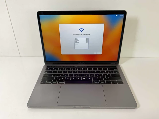 Apple macbook pro 13.3”, core(tm) i7 8th gen, 16 gb ram, 1 tb nvme laptop - afbeelding 1 van  7
