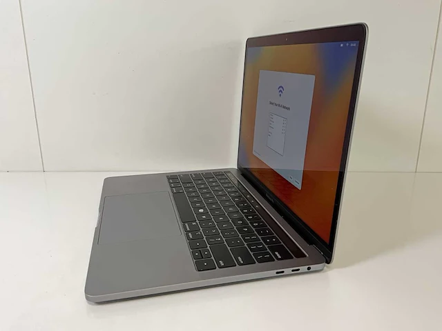 Apple macbook pro 13.3”, core(tm) i7 8th gen, 16 gb ram, 1 tb nvme laptop - afbeelding 3 van  7