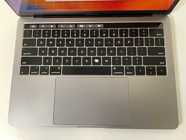 Apple macbook pro 13.3”, core(tm) i7 8th gen, 16 gb ram, 1 tb nvme laptop - afbeelding 4 van  7