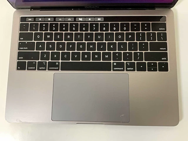 Apple macbook pro 13.3”, core(tm) i7 8th gen, 16 gb ram, 1 tb nvme laptop - afbeelding 4 van  7