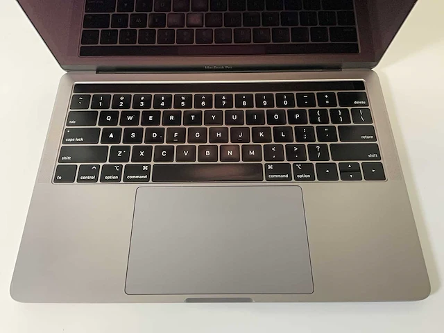 Apple macbook pro 13.3”, core(tm) i7 8th gen, 16 gb ram, 1 tb nvme laptop - afbeelding 4 van  7