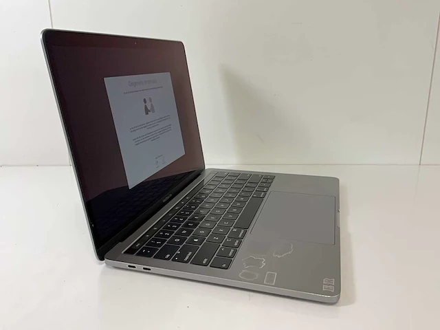 Apple macbook pro 13.3”, core(tm) i7 8th gen, 16 gb ram, 1 tb nvme laptop - afbeelding 2 van  6