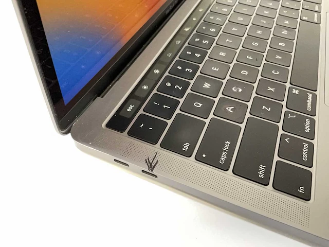 Apple macbook pro 13.3”, core(tm) i7 8th gen, 16 gb ram, 1 tb nvme laptop - afbeelding 8 van  8
