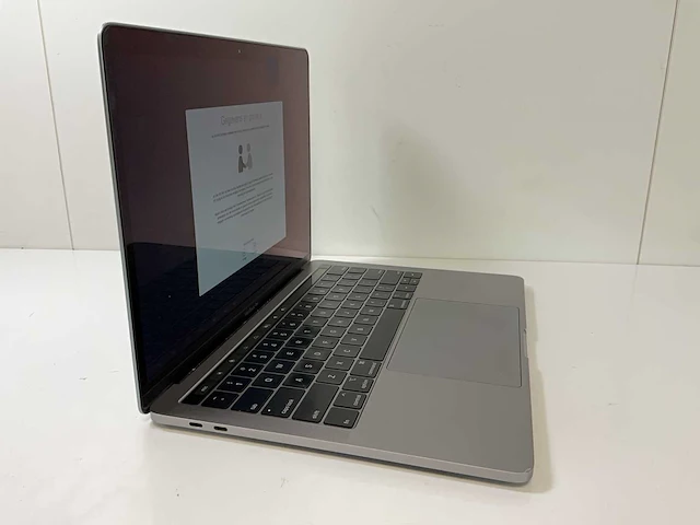 Apple macbook pro 13.3”, core(tm) i7 8th gen, 16 gb ram, 1 tb nvme laptop - afbeelding 2 van  8