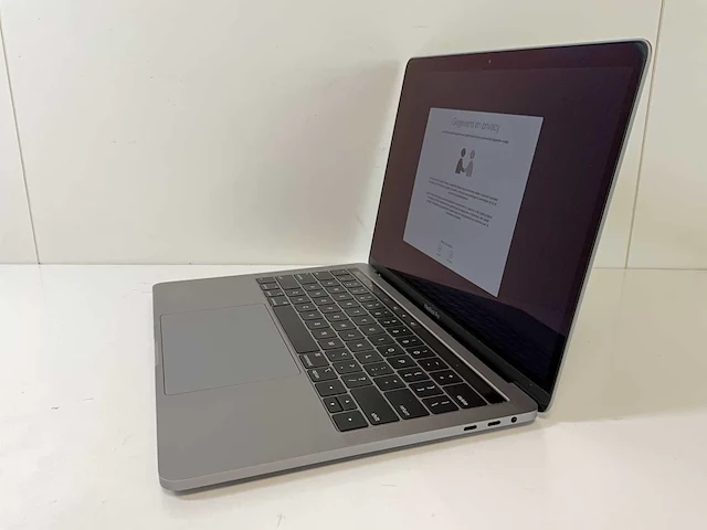 Apple macbook pro 13.3”, core(tm) i7 8th gen, 16 gb ram, 1 tb nvme laptop - afbeelding 3 van  7