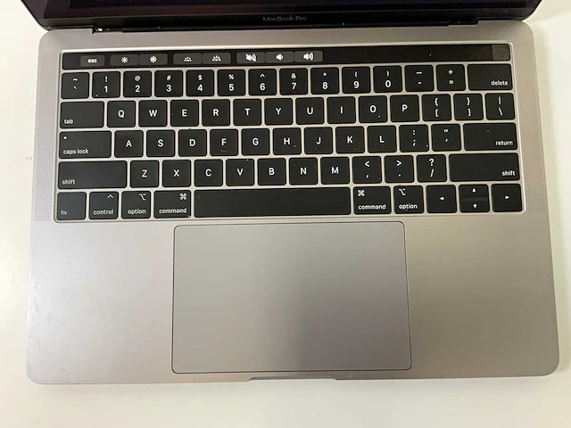 Apple macbook pro 13.3”, core(tm) i7 8th gen, 16 gb ram, 1 tb nvme laptop - afbeelding 4 van  7
