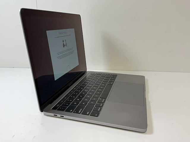 Apple macbook pro 13.3”, core(tm) i7 8th gen, 16 gb ram, 1 tb nvme laptop - afbeelding 2 van  7
