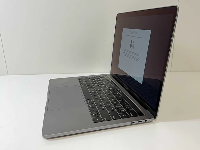 Apple macbook pro 13.3”, core(tm) i7 8th gen, 16 gb ram, 1 tb nvme laptop - afbeelding 3 van  7