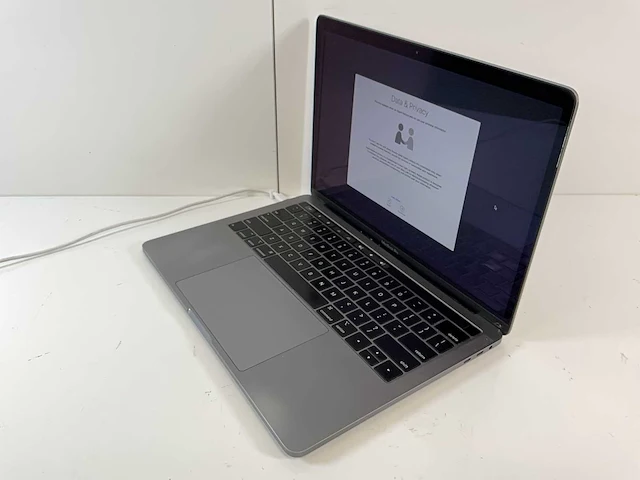 Apple macbook pro 13.3”, core(tm) i7 8th gen, 16 gb ram, 1 tb nvme laptop - afbeelding 3 van  7