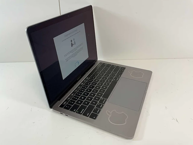 Apple macbook pro 13.3”, core(tm) i7 8th gen, 16 gb ram, 1 tb nvme laptop - afbeelding 2 van  7